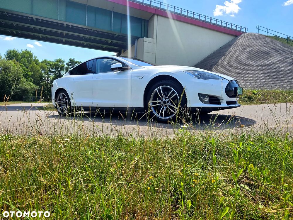Tesla Model S - 9