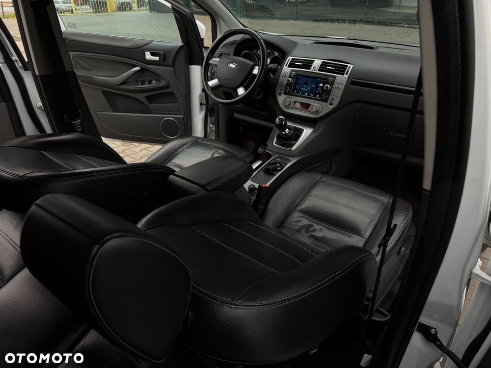 Ford Kuga 2.0 TDCi 2x4 Titanium - 14