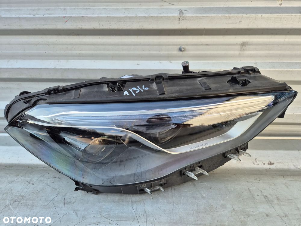 Lampa prawa Mercedes GLA W247 A2479064204 - 3