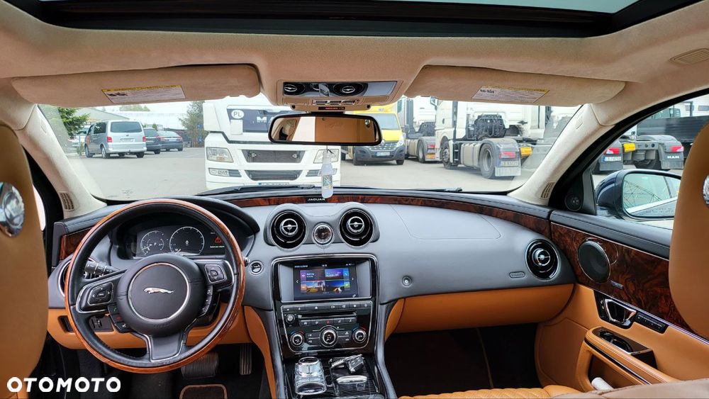 Jaguar XJ 3.0 T AWD Portfolio - 7