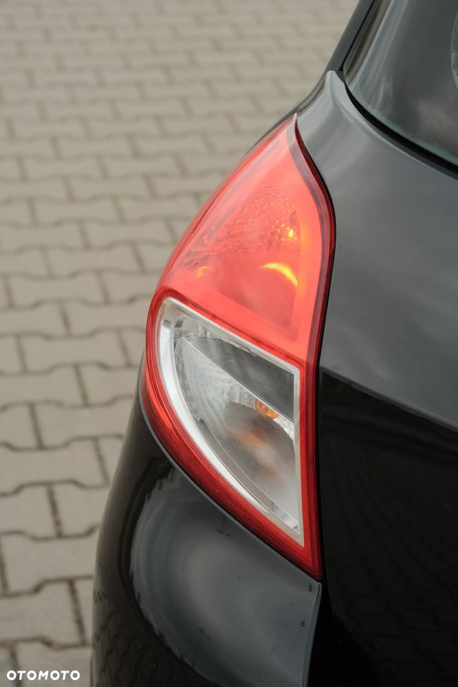 Renault Clio 1.2 16V Expression - 11