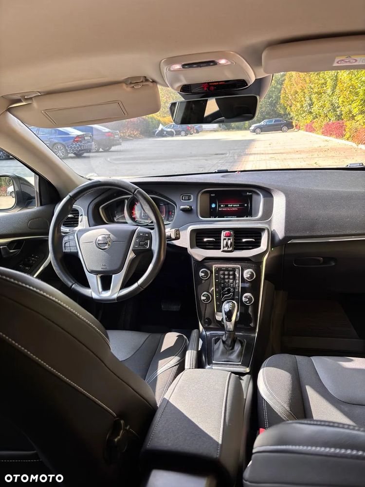 Volvo V40 D4 Geartronic Summum - 13