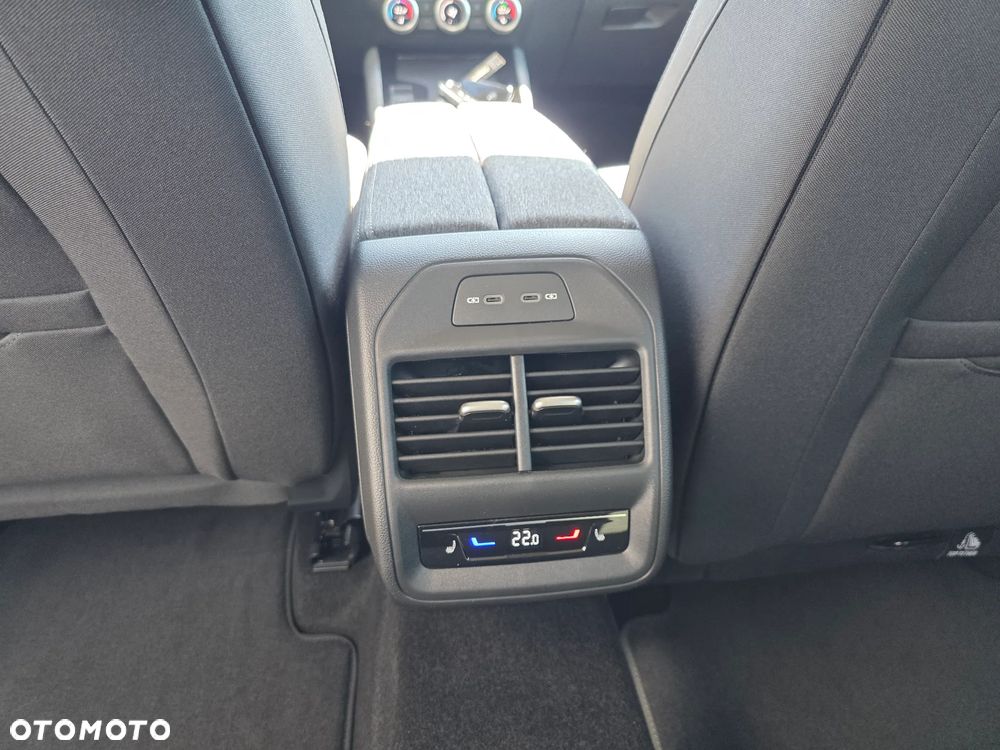 Skoda Superb 2.0 TDI SCR Selection DSG - 13
