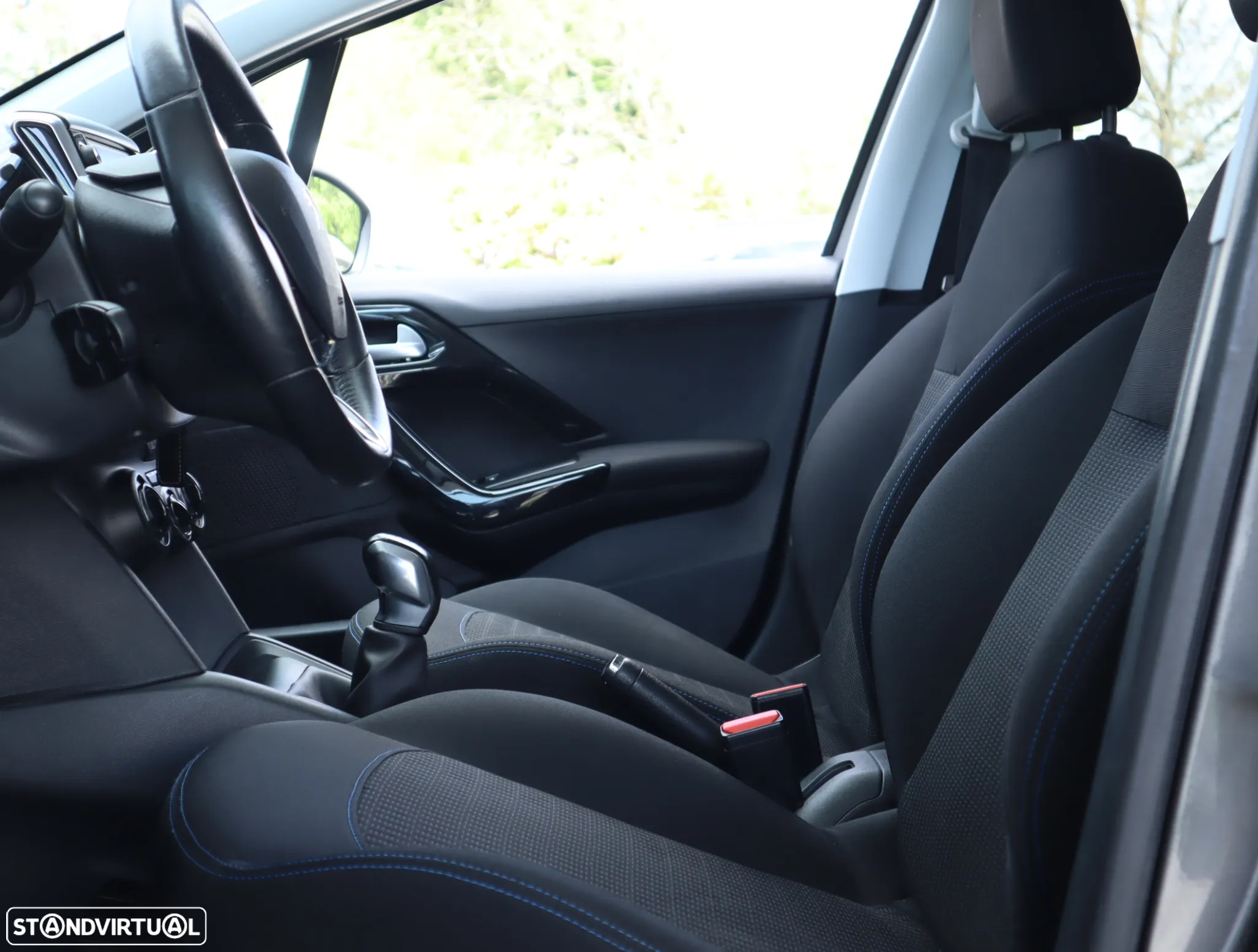 Peugeot 208 1.2 PureTech Style - 26