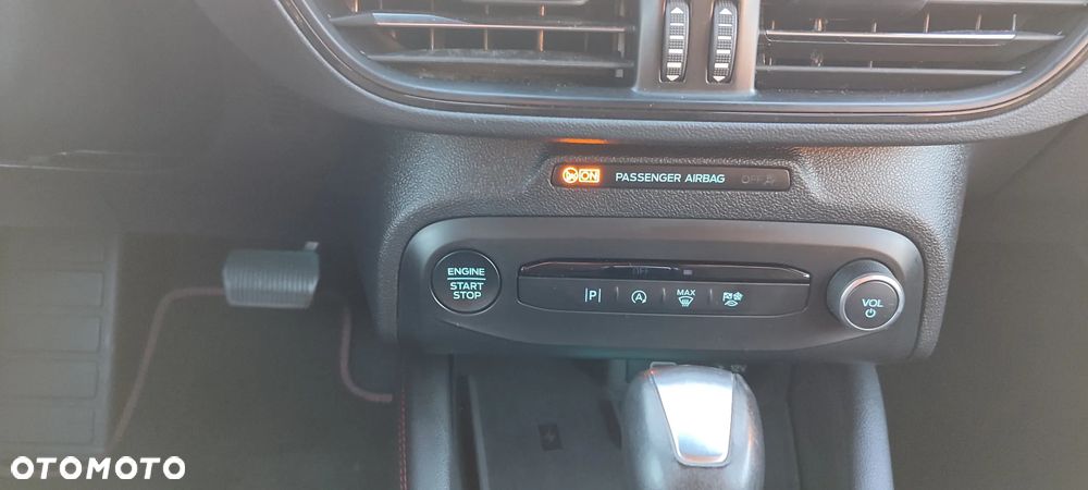 Ford Focus 1.0 EcoBoost Hybrid ST-LINE X - 30