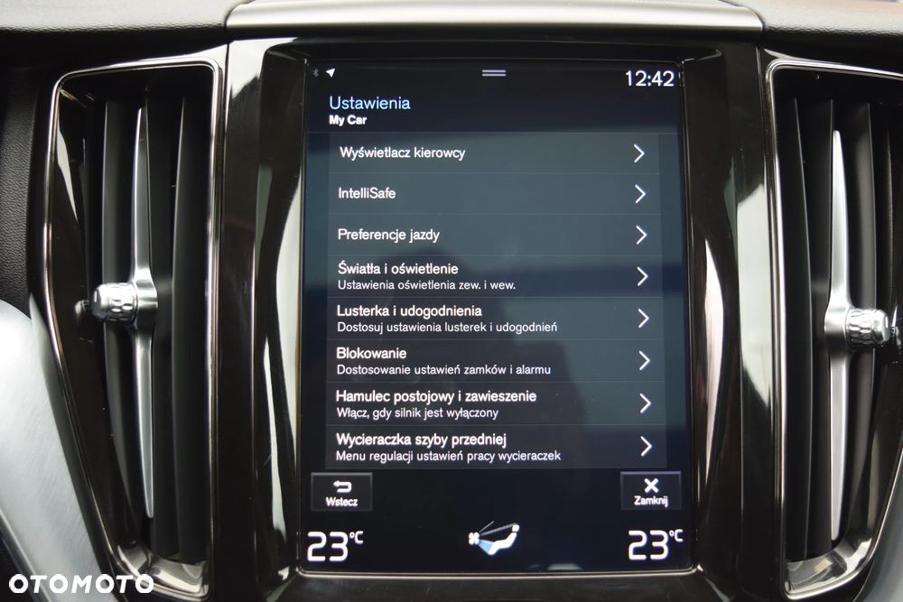 Volvo XC 60 D3 Momentum Pro - 32