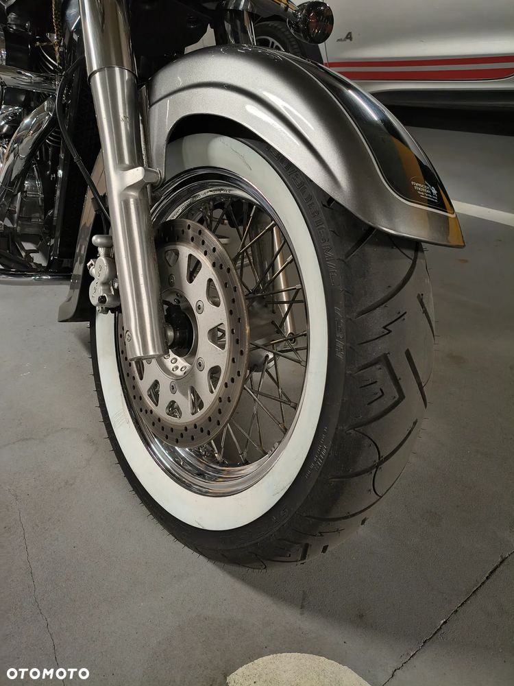 Suzuki Intruder - 7
