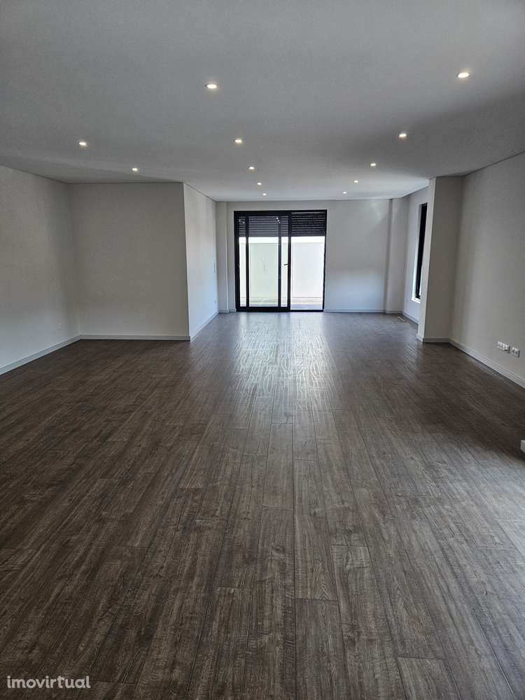 T4 NO PORTO COBERTURA À ROTUNDA DA BOAVISTA - Grande imagem: 4/11