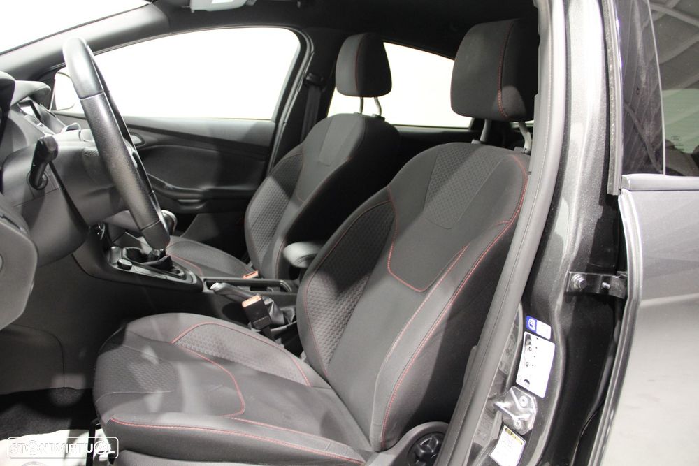 Ford Focus 1.5 TDCi ST-Line - 7