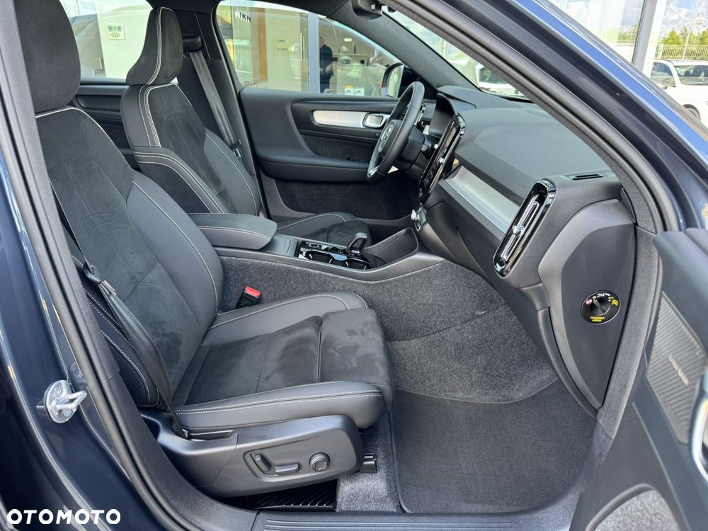 Volvo XC 40 B3 Plus Dark - 15