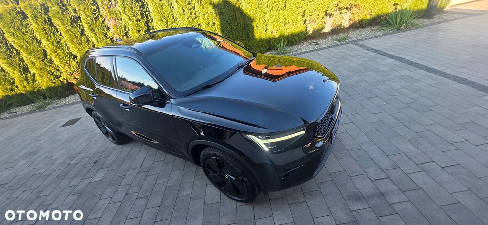 Volvo XC 40 B4 Plus Black Edition - 16