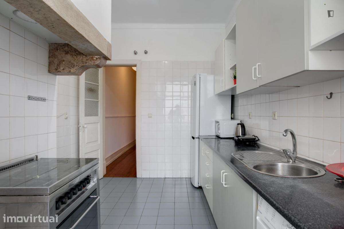 Quarto - localizado em Sete Rios Lisbon - Grande imagem: 4/14