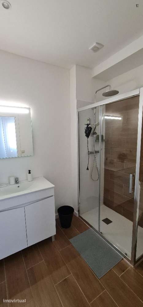 Apartamento com 1 quartos - localizado em Santo Ildefonso Porto - Grande imagem: 2/11