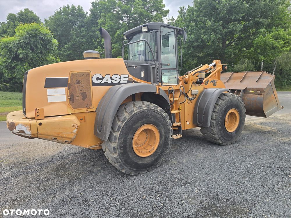 Case 921E - 4