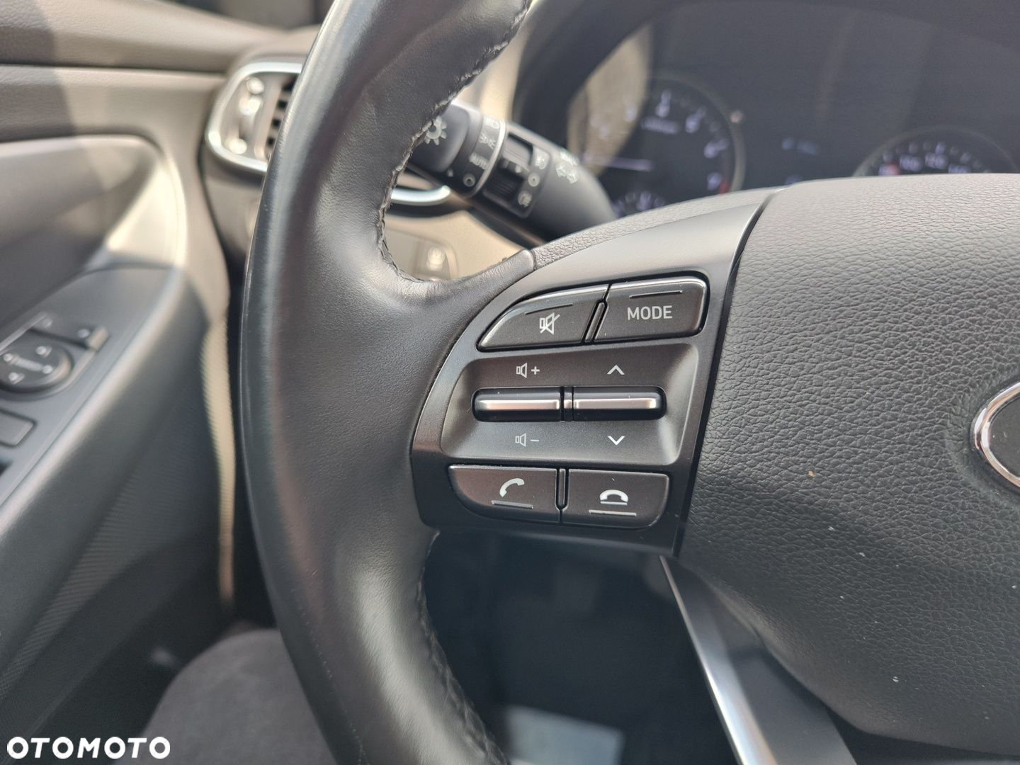 Hyundai i30 1.5 DPI Classic + - 13