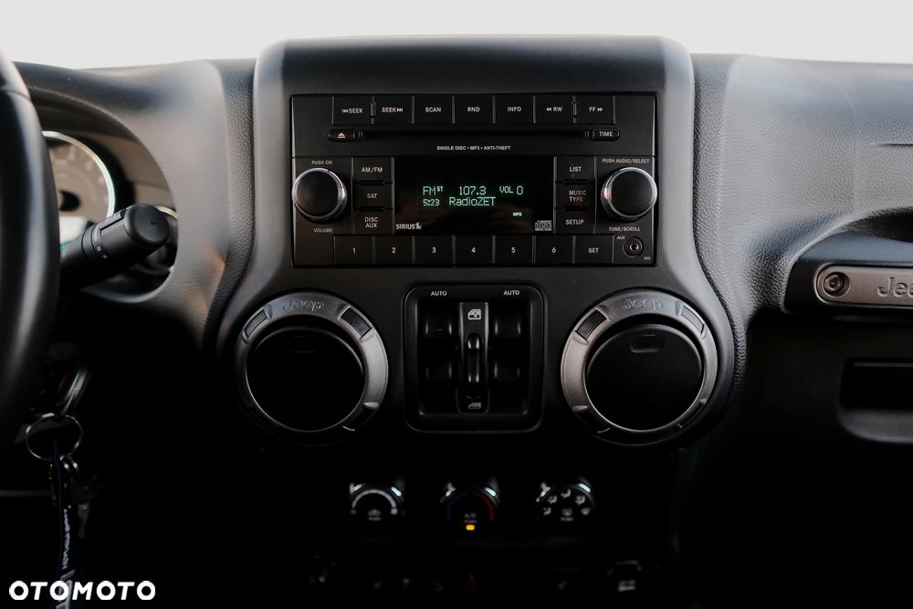 Jeep Wrangler 3.6 Unlim X - 32