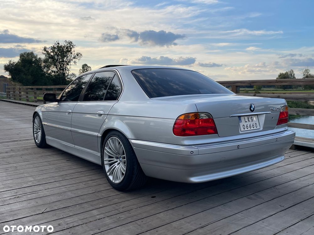 BMW Seria 7 740i - 7