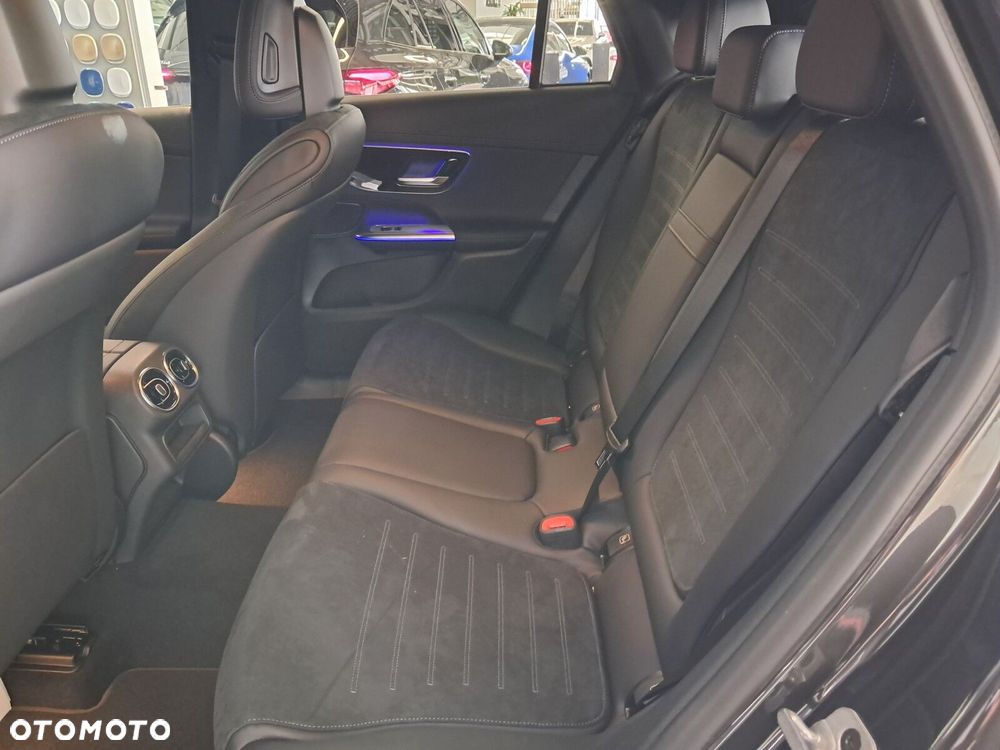 Mercedes-Benz GLC - 38