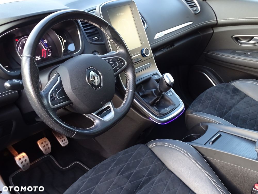 Renault Grand Scenic TCe 140 GPF BLACK EDITION - 17