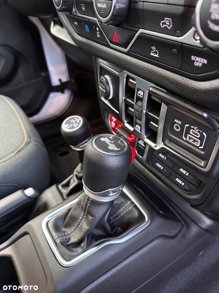 Jeep Wrangler - 33