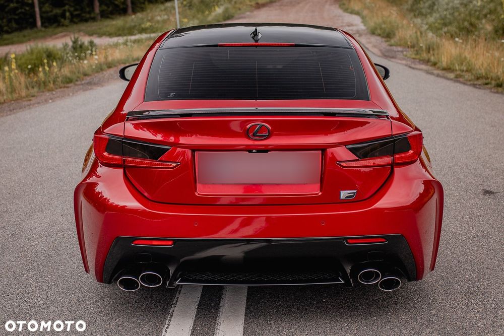 Lexus RC F Carbon - 11
