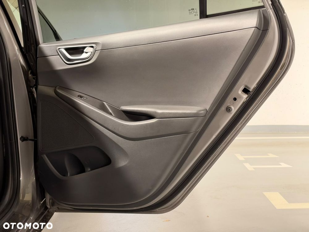 Hyundai IONIQ hybrid Premium - 17