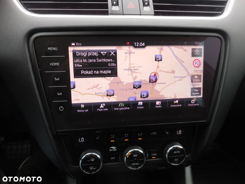 Skoda Octavia Combi 2.0 TDI Sportline - 27