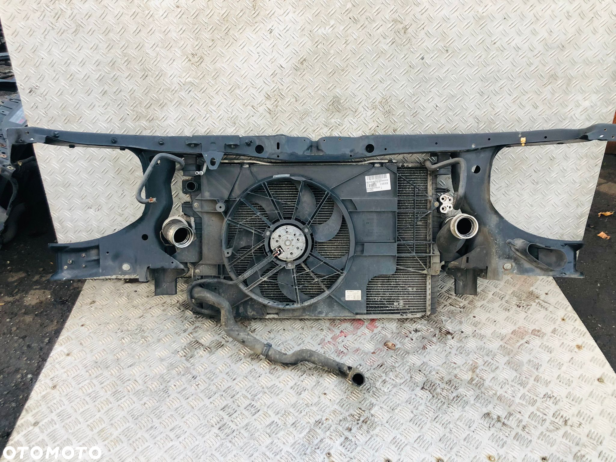 Pas Przedni Volkswagen Transporter T5  1,9 TDI - 3