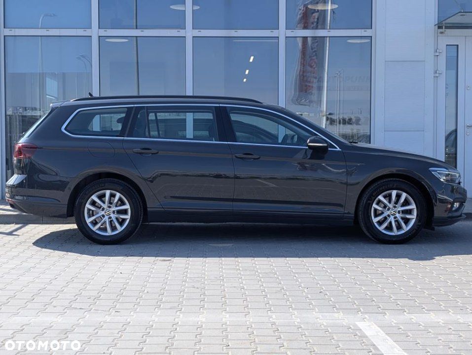 Volkswagen Passat - 5