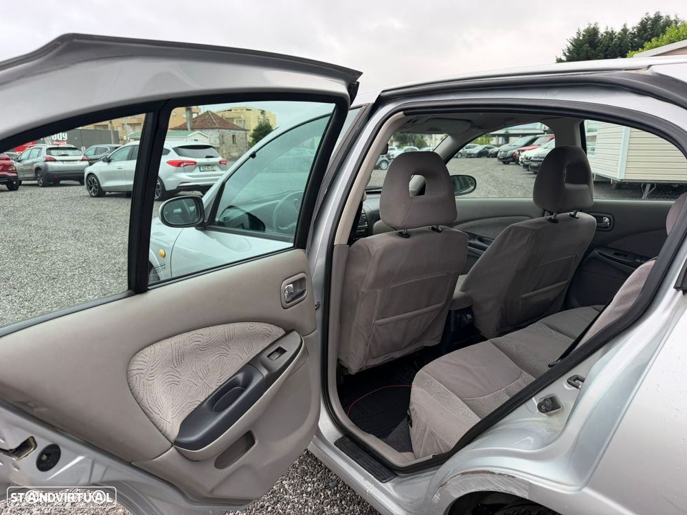 Nissan Almera 1.5 Sport - 19