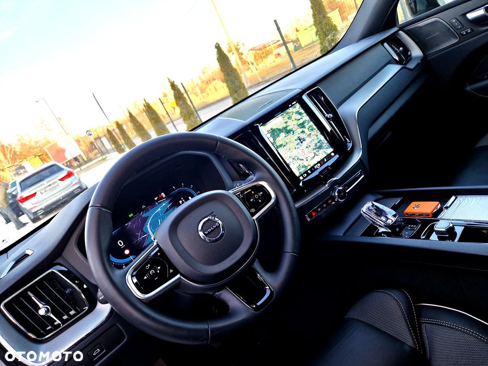 Volvo XC 60 B4 D AWD Plus Dark - 22
