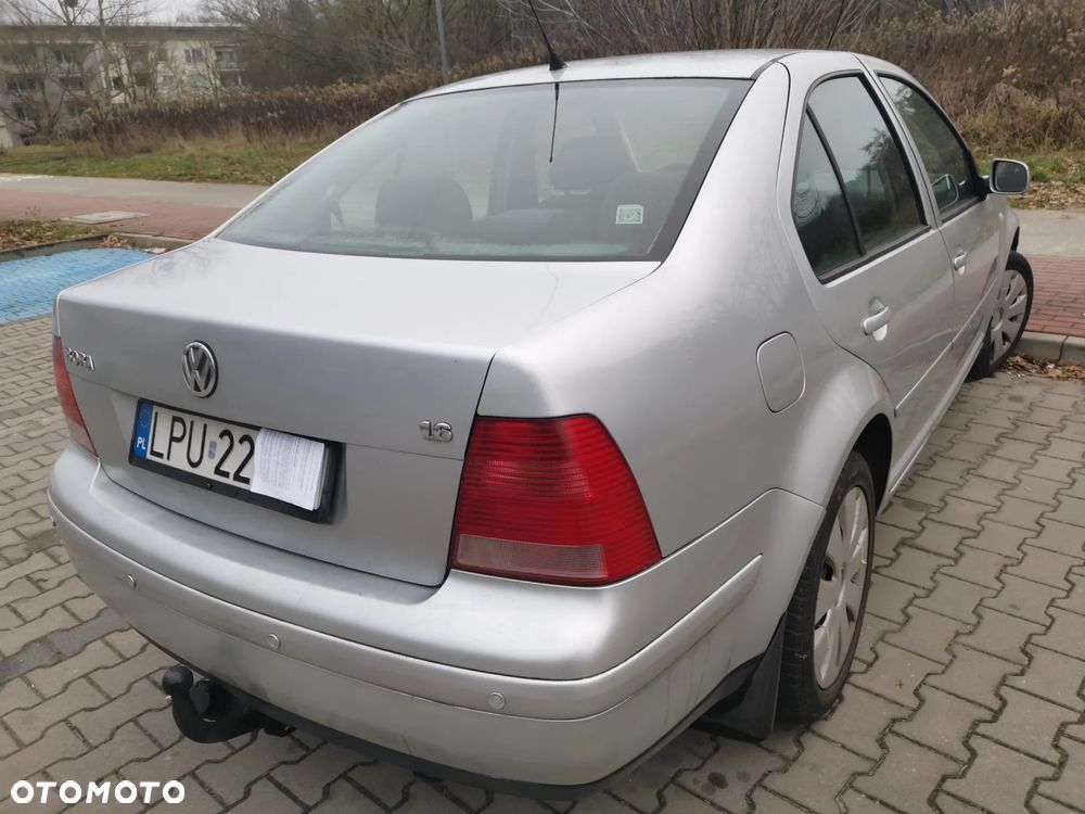 Volkswagen Bora Variant 1.6 - 4
