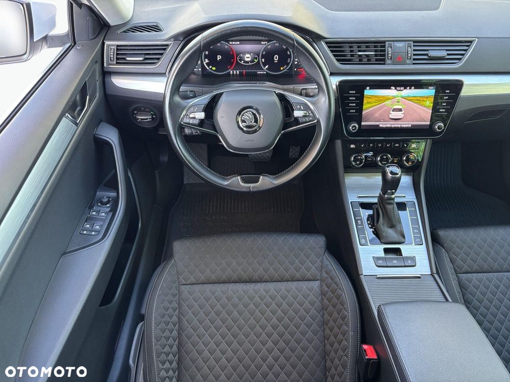 Skoda Superb 2.0 TDI SCR Ambition DSG - 17