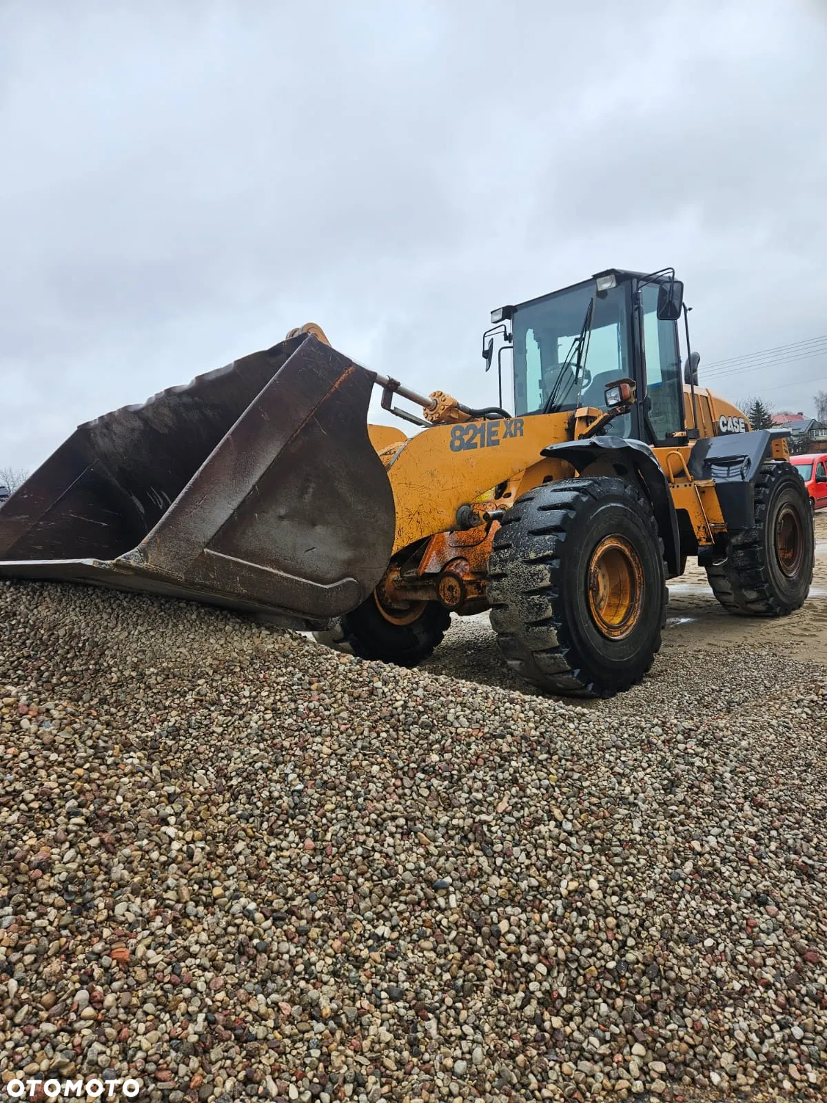 Case 821E - 4