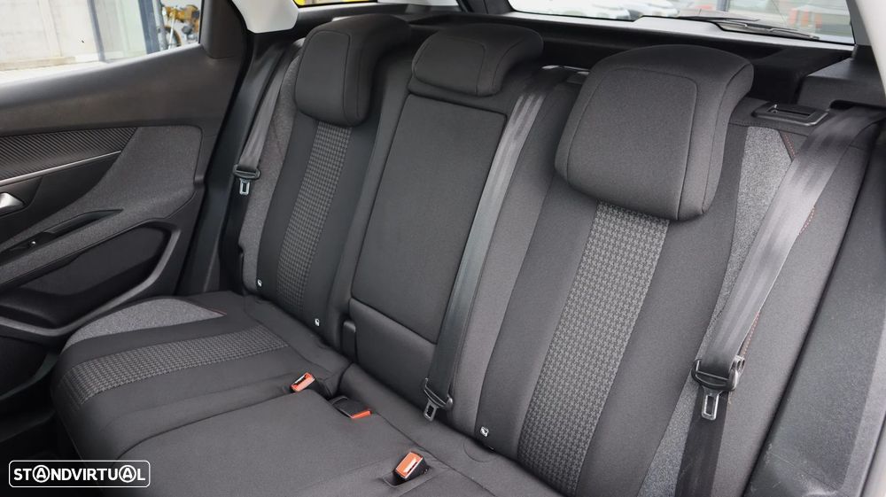 Peugeot 3008 1.6 BlueHDi Style EAT6 - 22