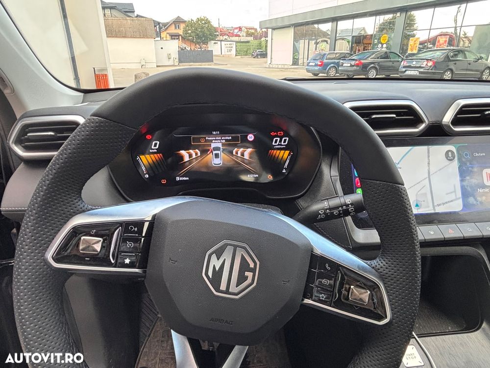 MG ZS - 8