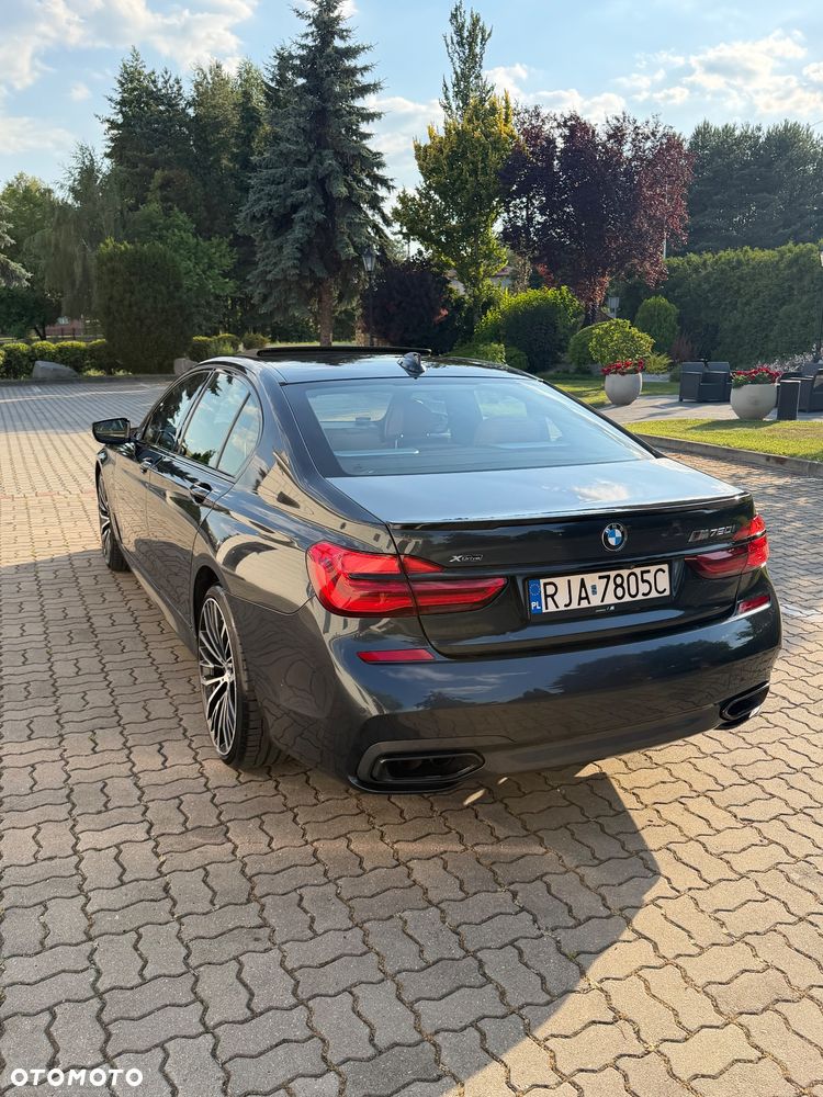 BMW Seria 7 750i xDrive - 12