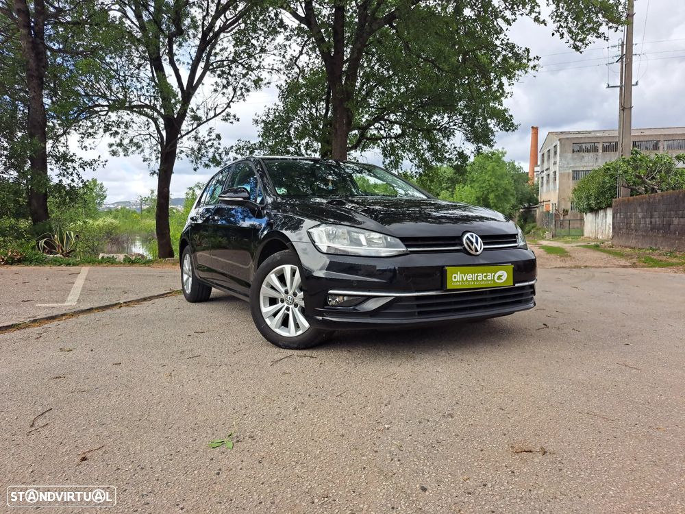 VW Golf 1.6 TDI Highline - 9