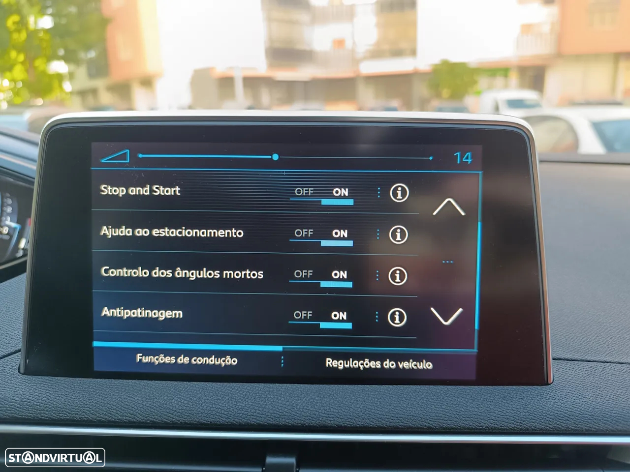 Peugeot 5008 1.2 PureTech Allure EAT8 - 44