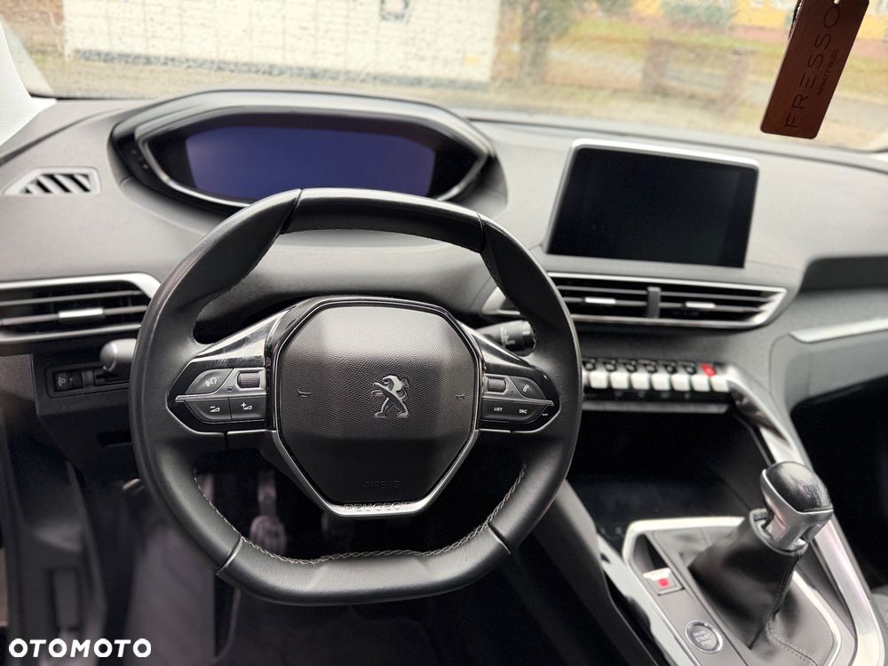 Peugeot 3008 1.2 PureTech Allure S&S - 20