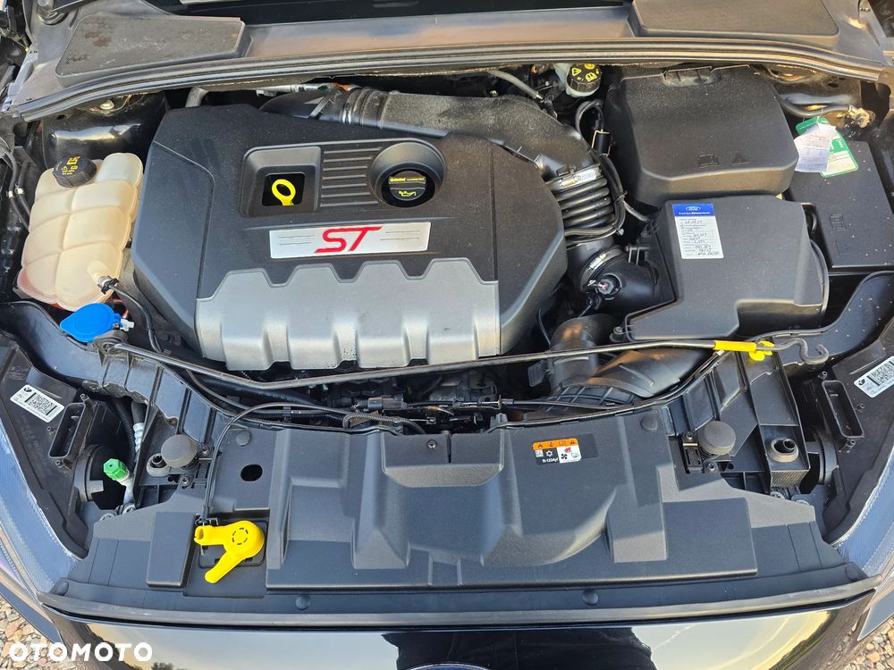 Ford Focus - 36