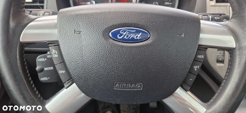 Ford Kuga 2.0 TDCi Titanium - 23