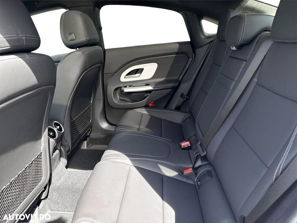 Mercedes-Benz CLA 180 - 13