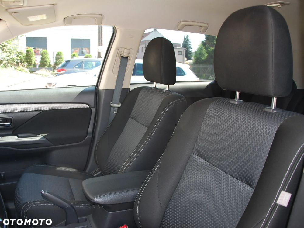 Mitsubishi Outlander 2.0 Intense + 4WD CVT - 14