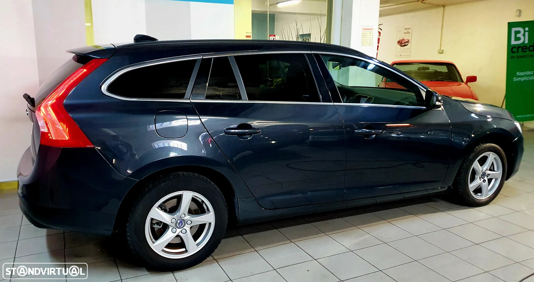 Volvo V60 2.0 D2 Momentum - 7