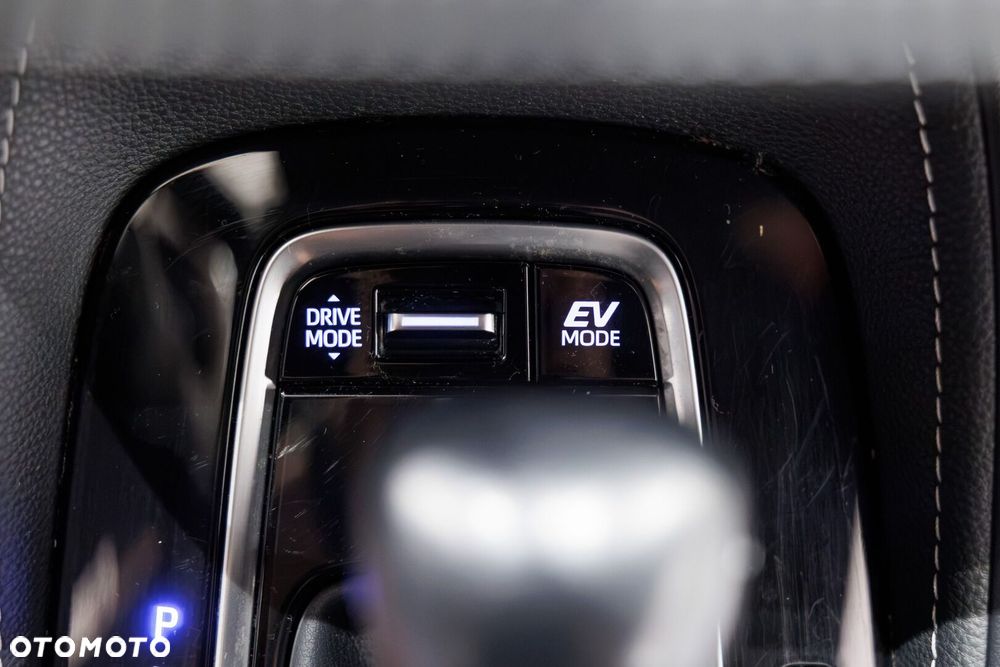 Toyota Corolla 2.0 Hybrid Comfort - 33