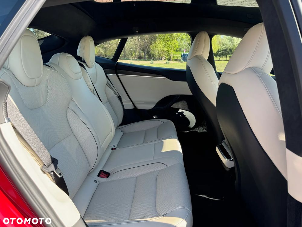 Tesla Model S Plaid - 29