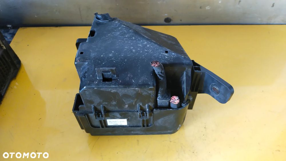 SKRZYNKA BEZPIECZNIKÓW KIA CEED 912071H240 - 1
