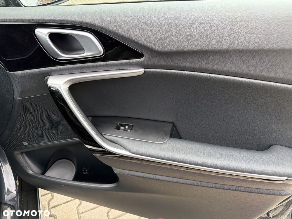 Kia XCeed 1.6 T-GDI Business Line DCT - 23