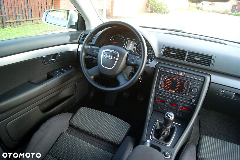 Audi A4 Limousine - 6